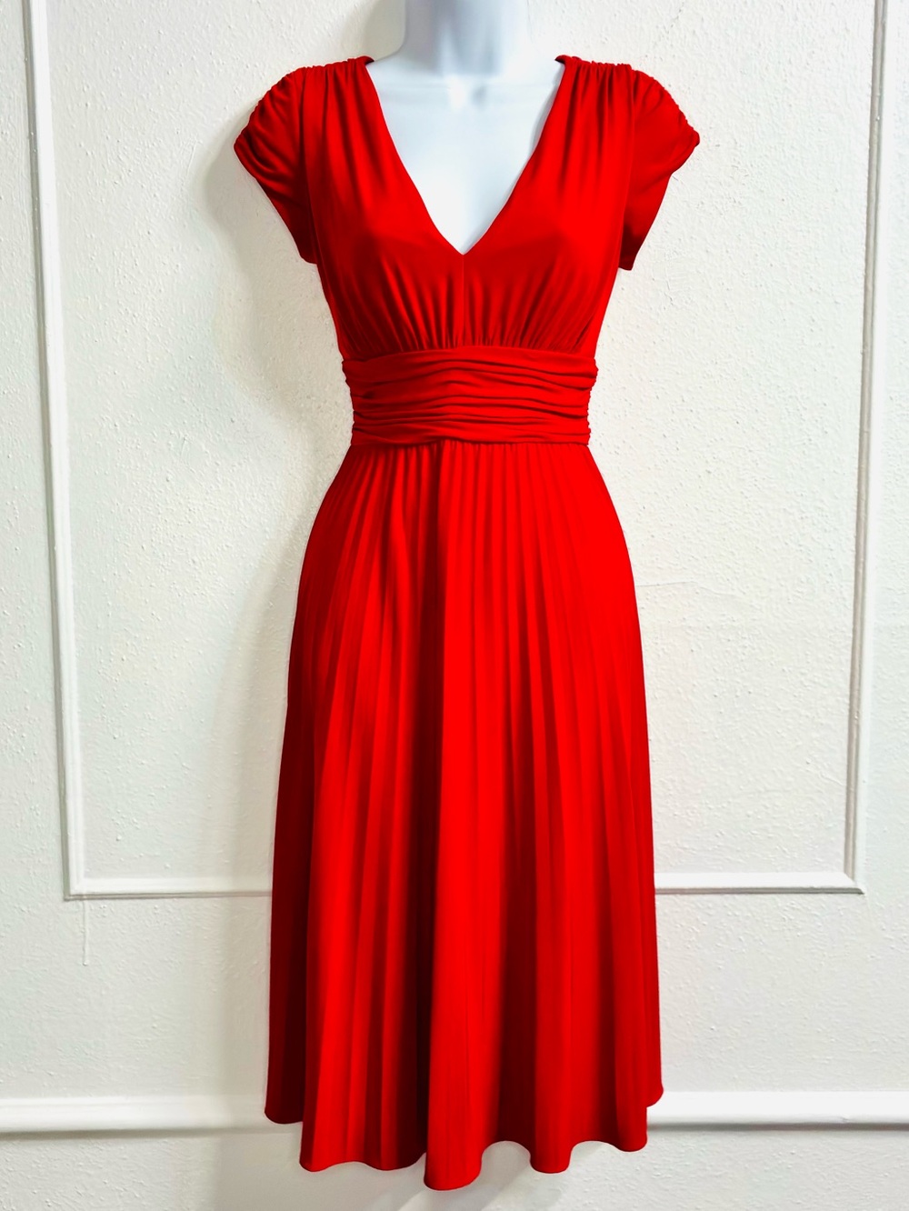 Suzi Chin for Maggy Boutique Vibrant Red V-Neck Pleated Midi Dress
